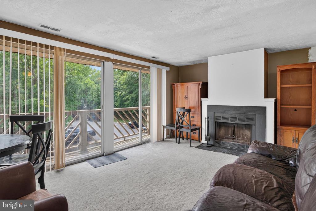 10 TEABERRY COURT