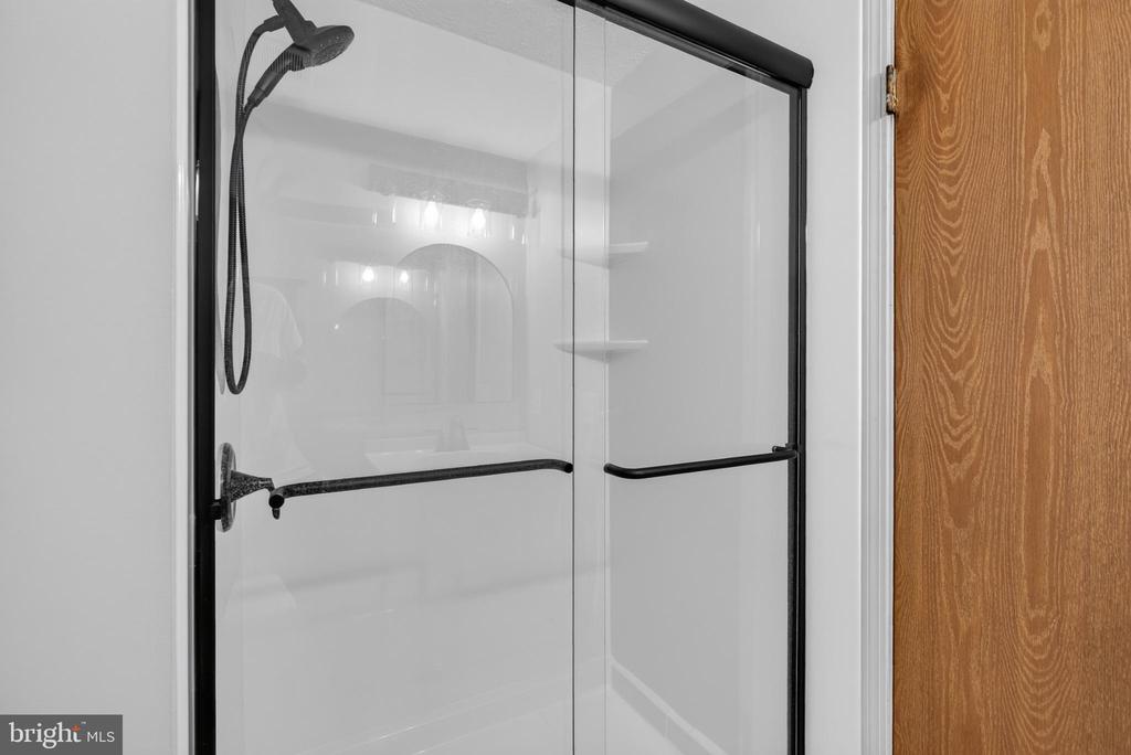 10 TEABERRY COURT