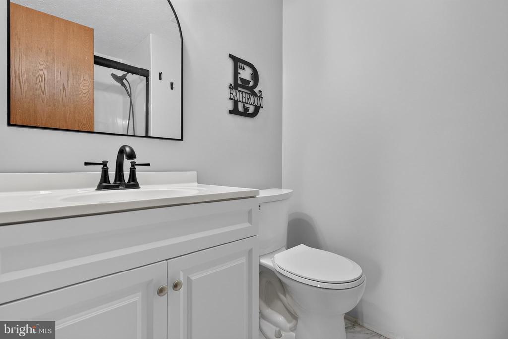 10 TEABERRY COURT