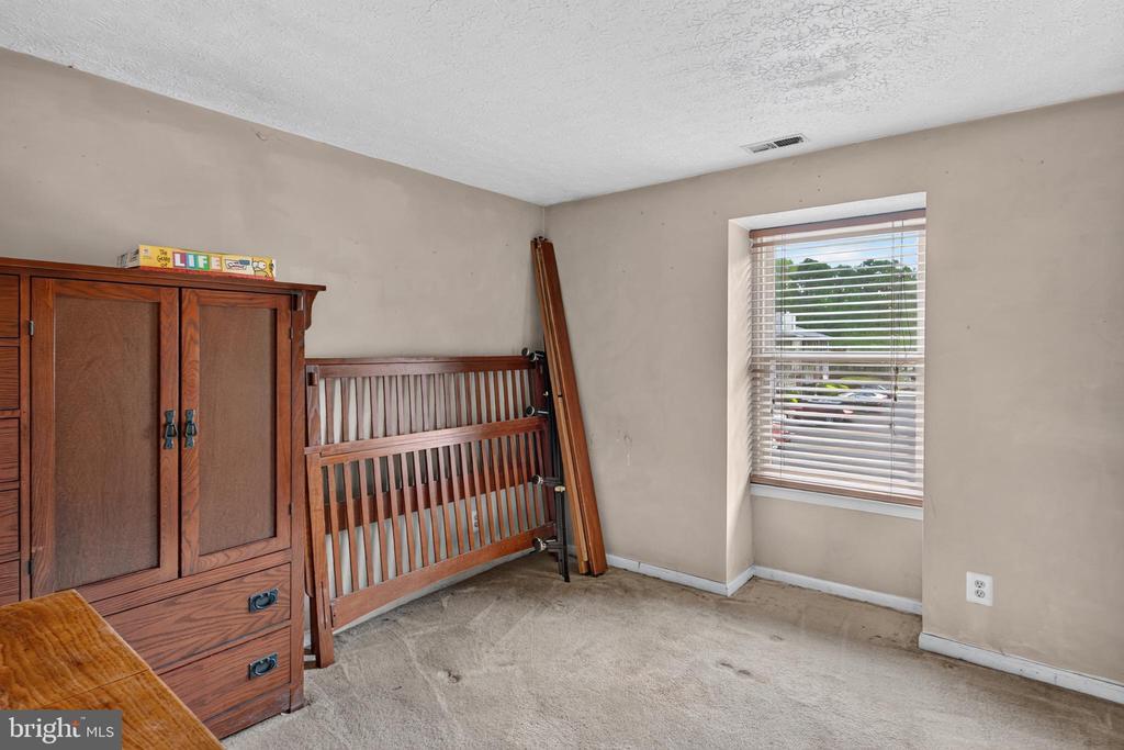 10 TEABERRY COURT
