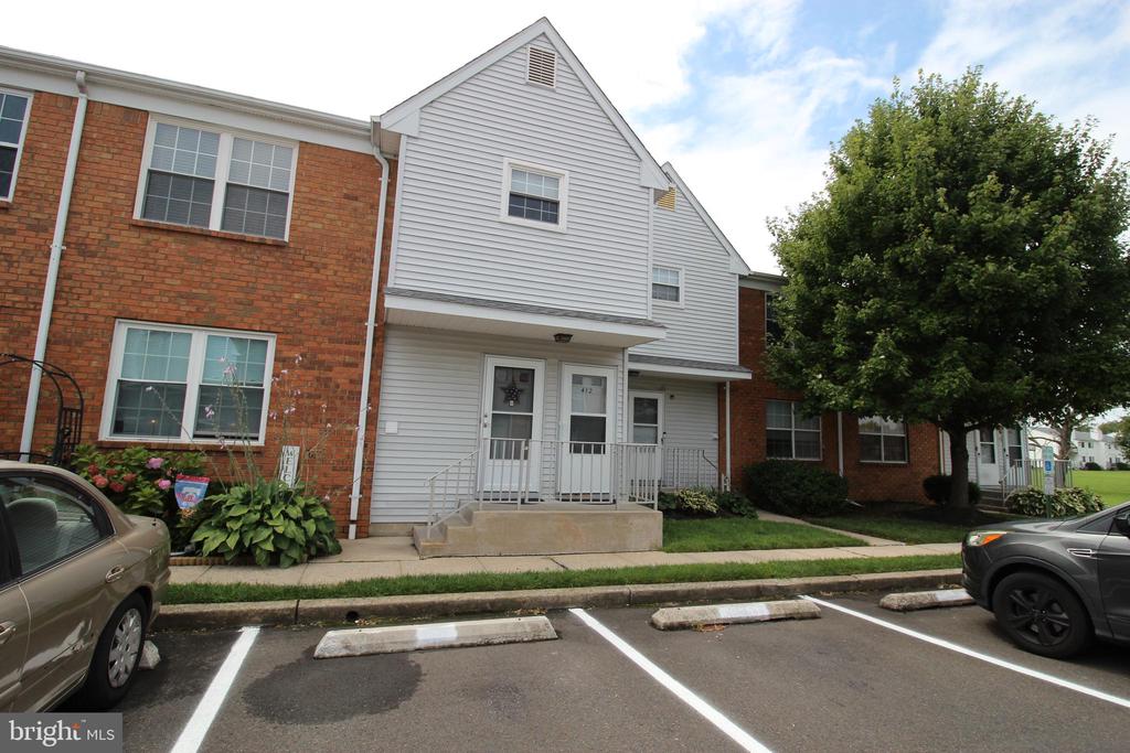 412 DOVE COURT