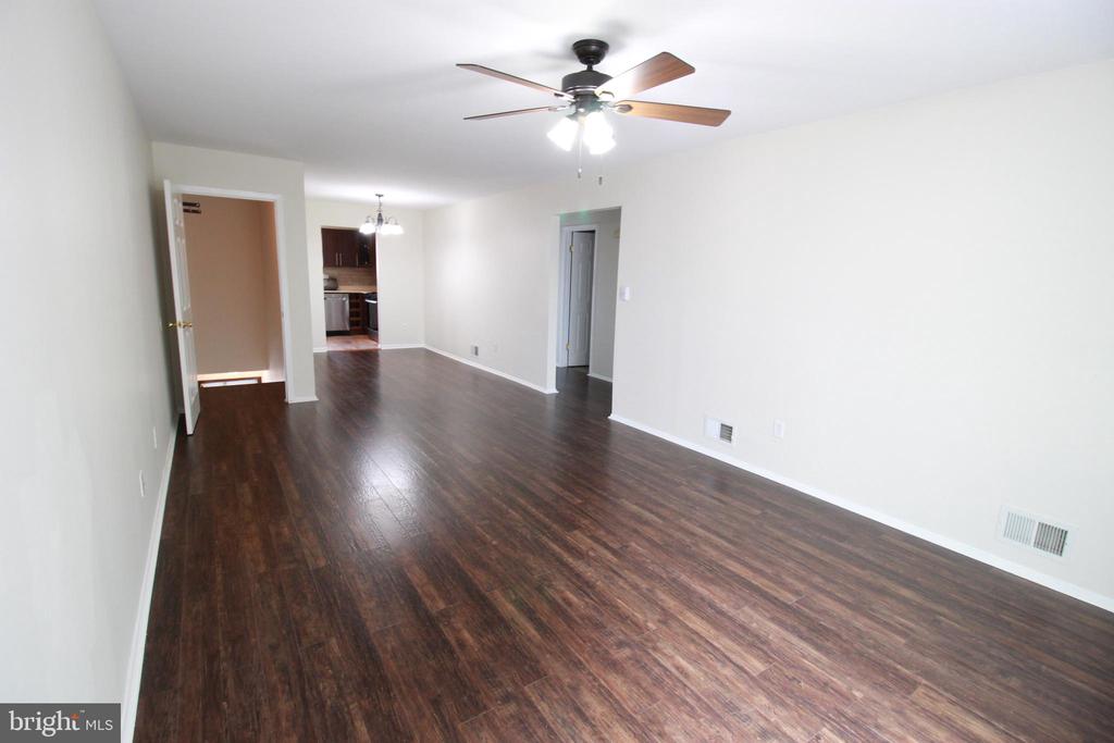 412 DOVE COURT