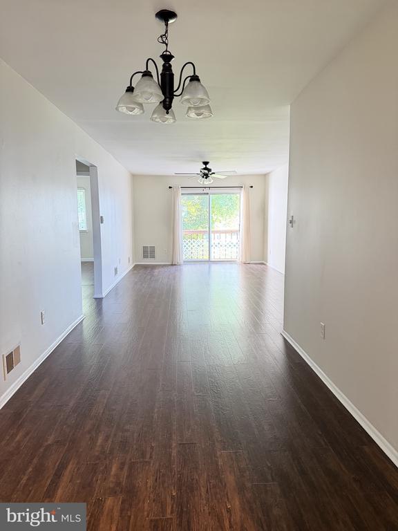 412 DOVE COURT