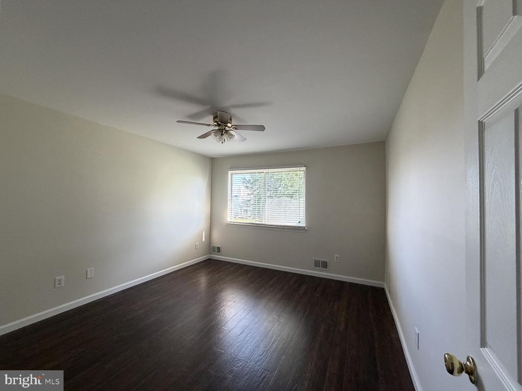 412 DOVE COURT