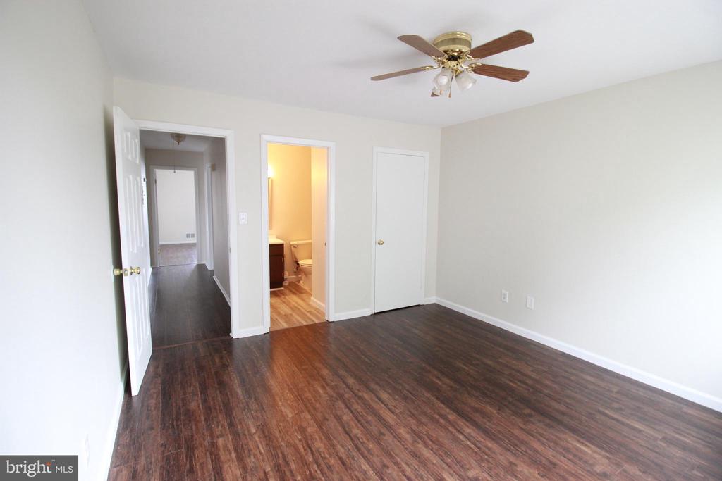 412 DOVE COURT