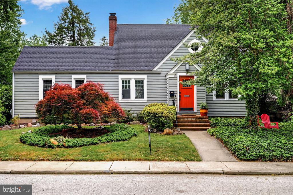 7 W COOPER AVENUE
