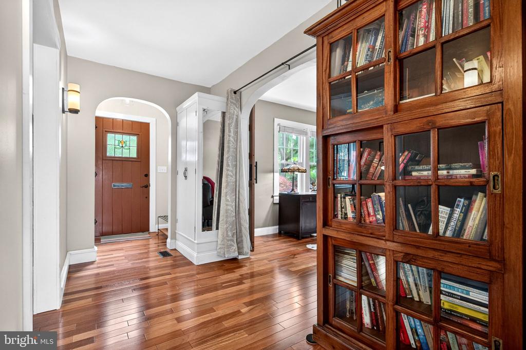 7 W COOPER AVENUE