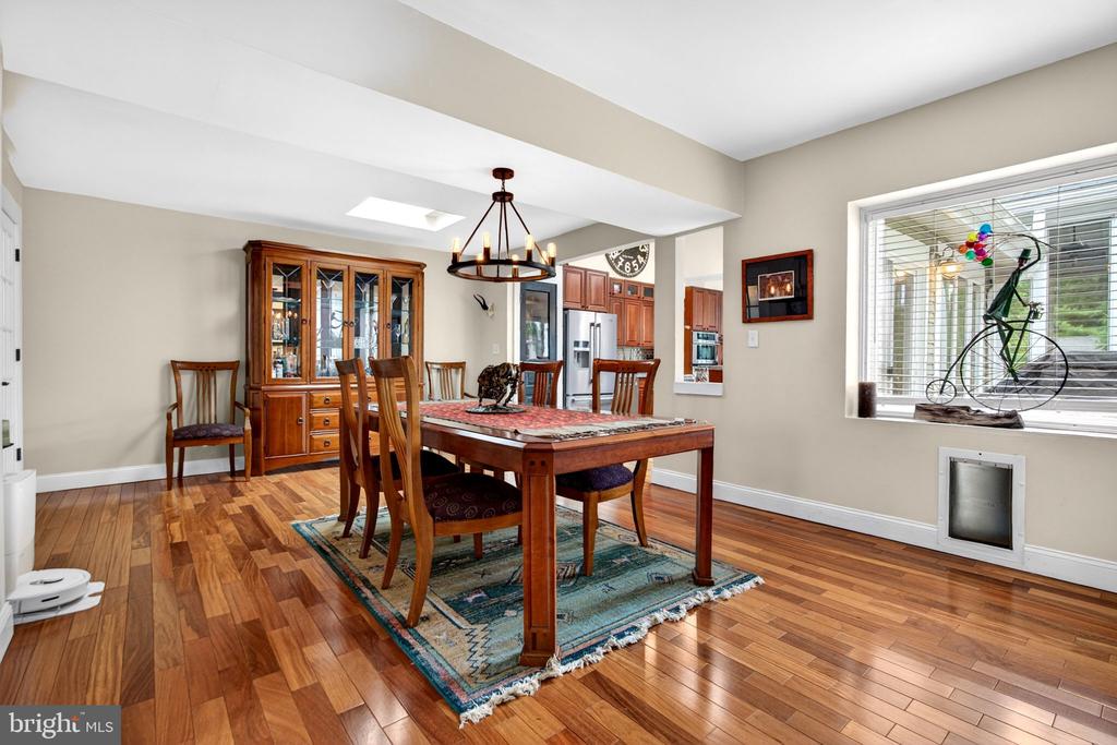 7 W COOPER AVENUE