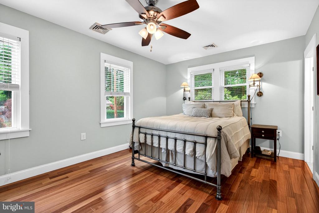 7 W COOPER AVENUE
