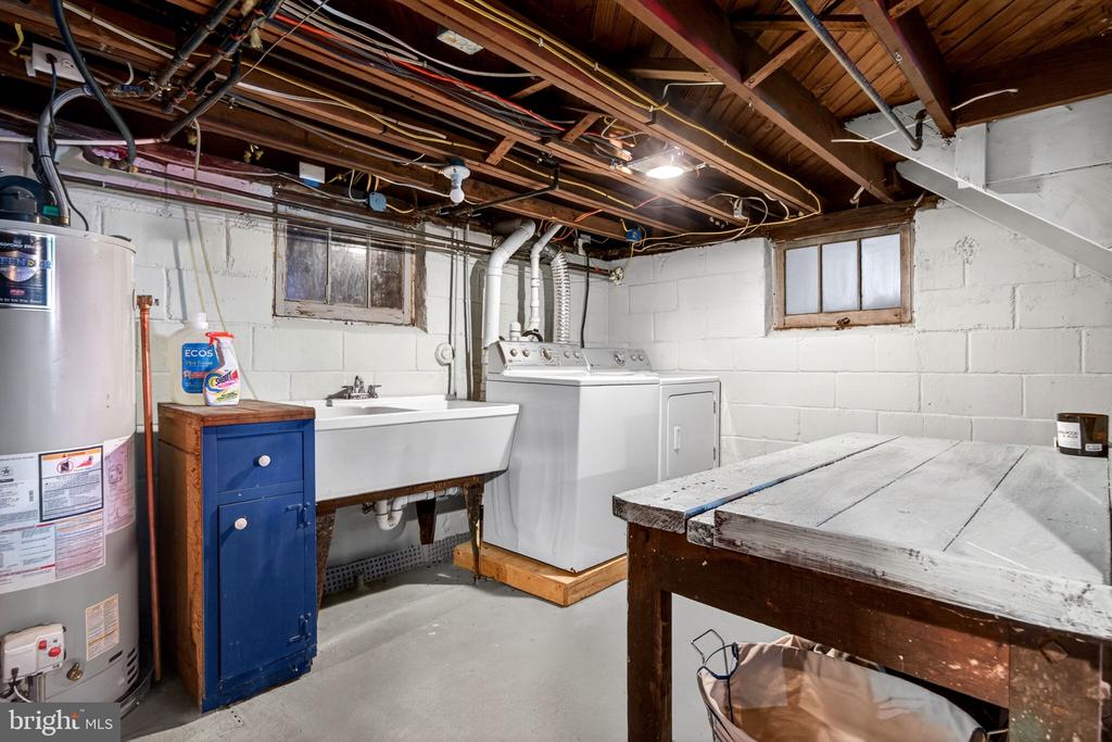 7 W COOPER AVENUE