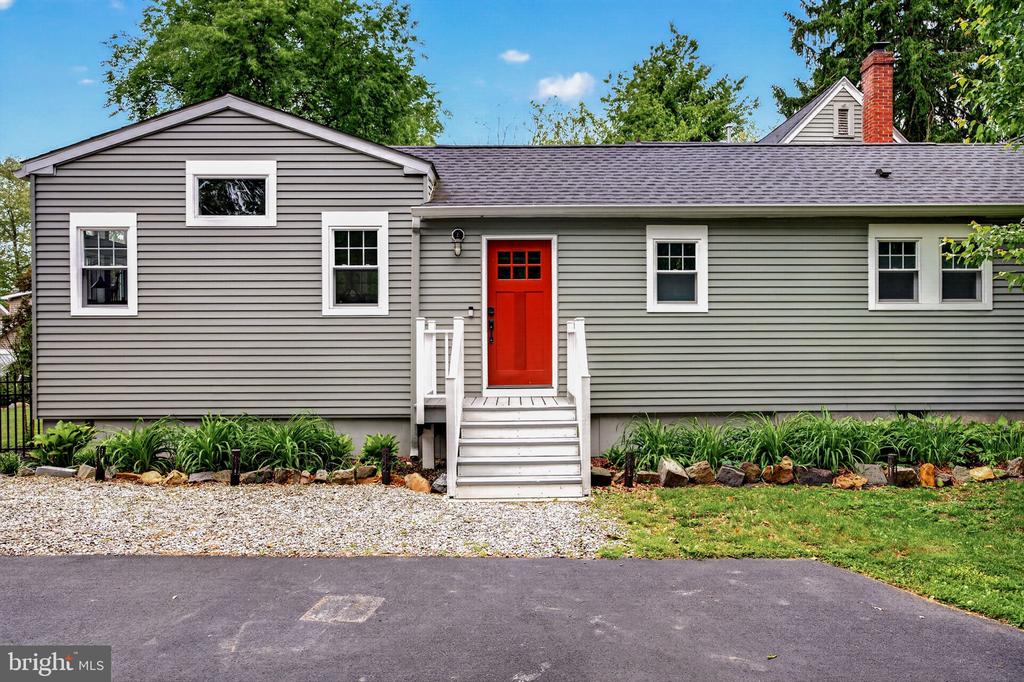 7 W COOPER AVENUE