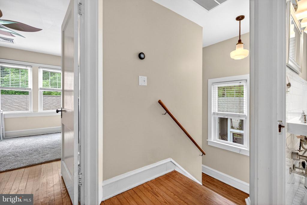 7 W COOPER AVENUE