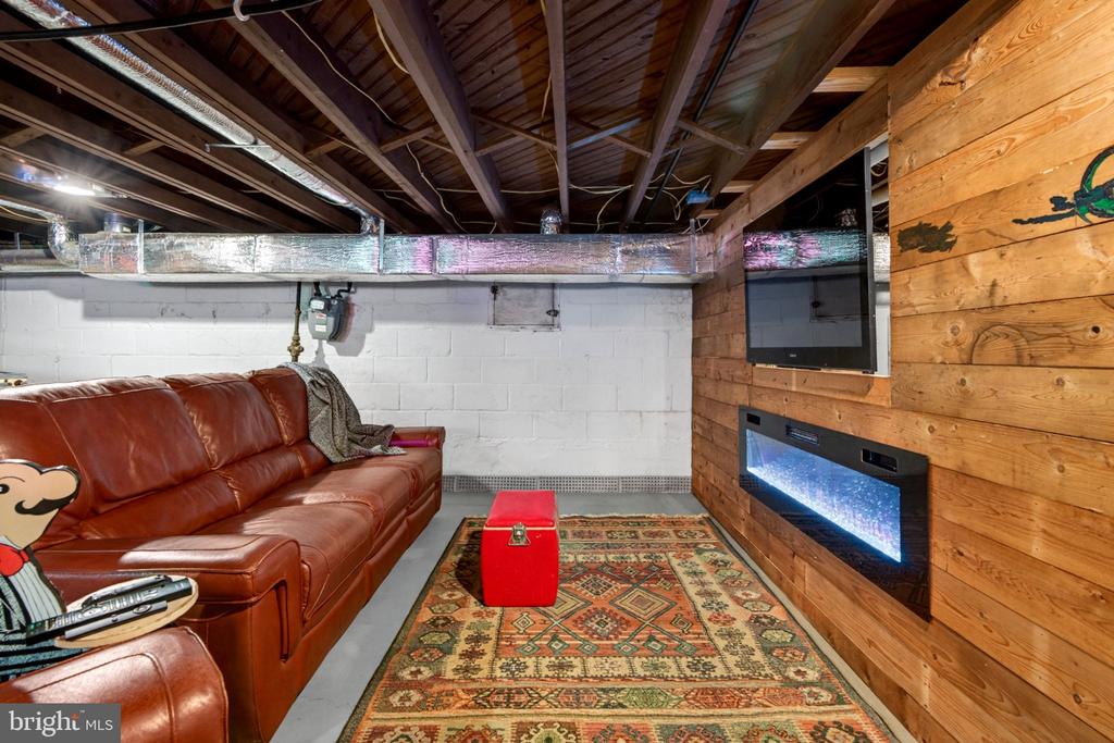 7 W COOPER AVENUE