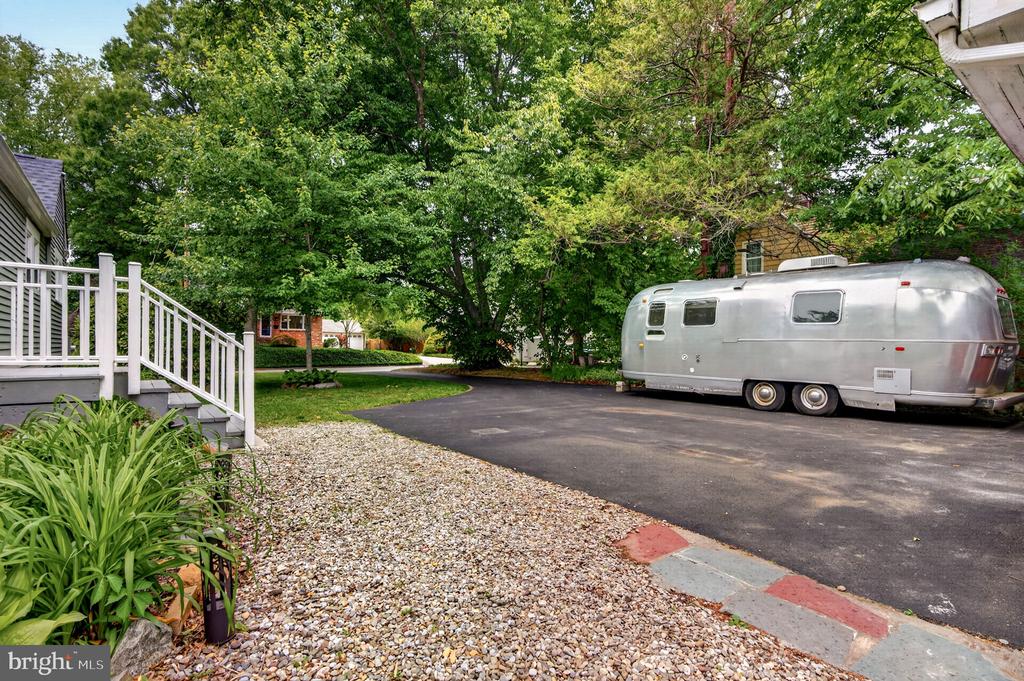 7 W COOPER AVENUE