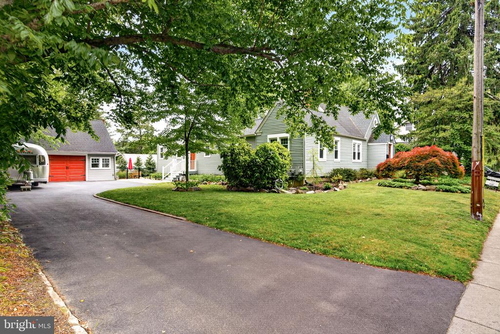 7 W COOPER AVENUE
