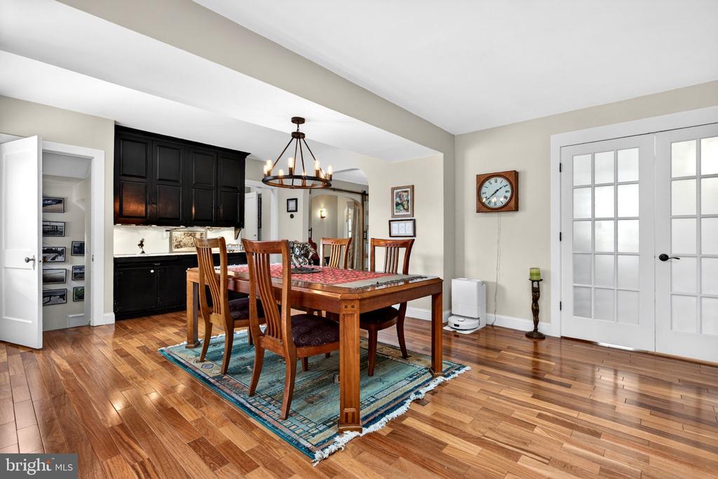 7 W COOPER AVENUE