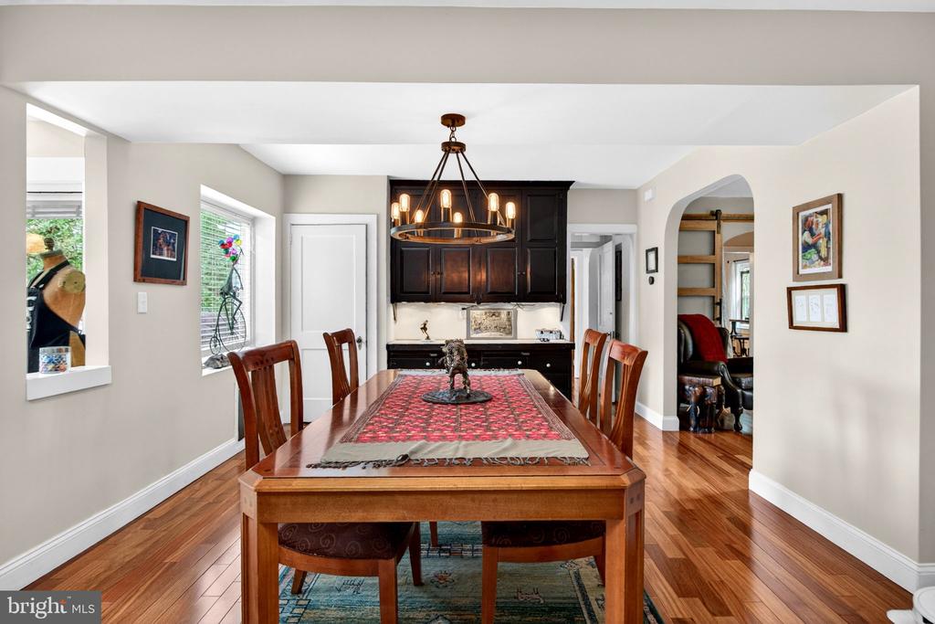 7 W COOPER AVENUE