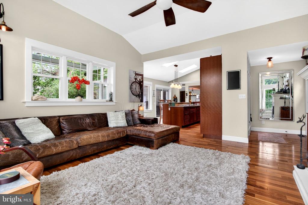 7 W COOPER AVENUE