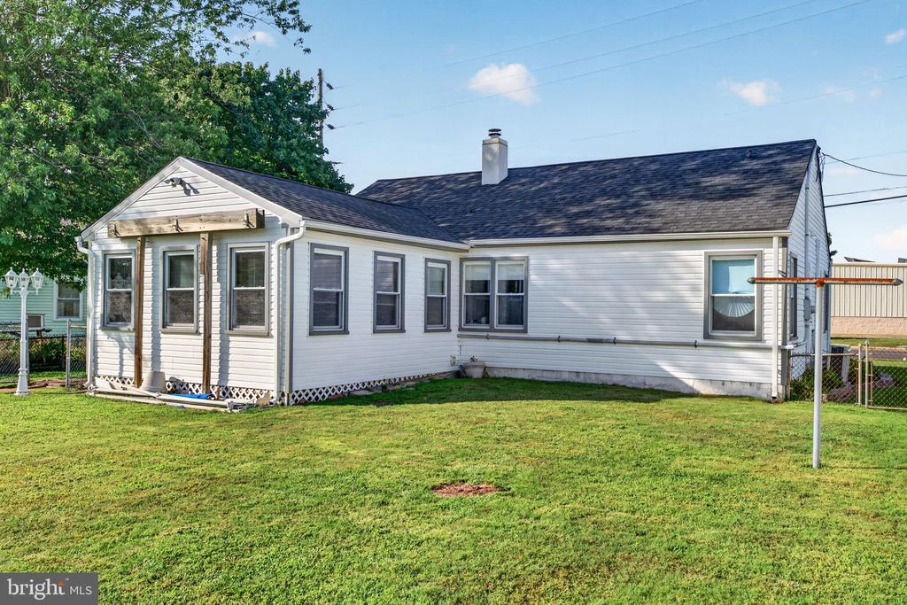 4 POINTVILLE ROAD