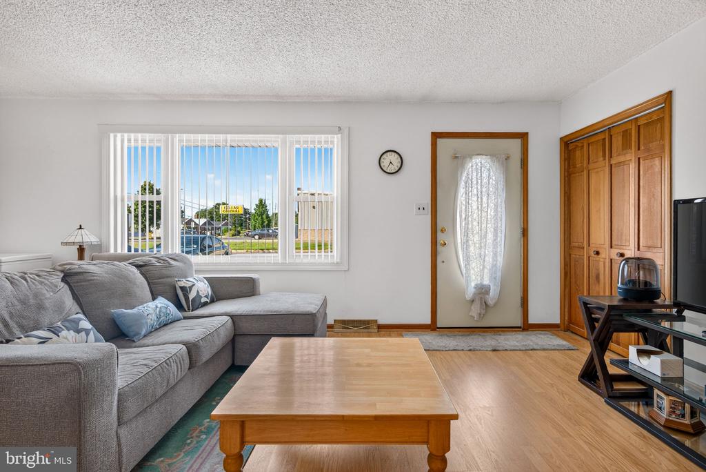 4 POINTVILLE ROAD