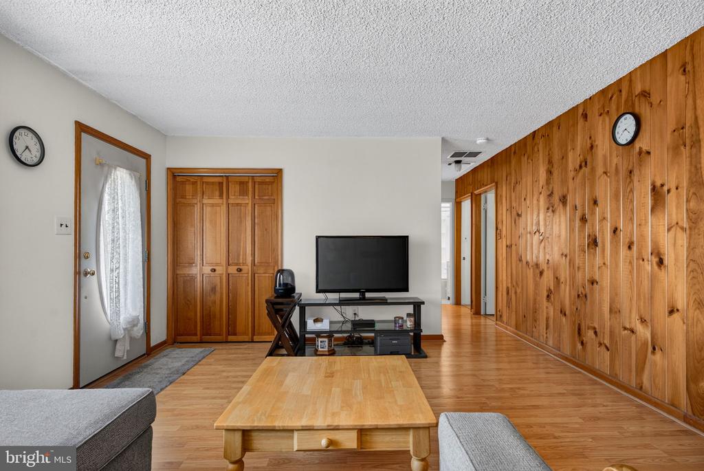 4 POINTVILLE ROAD