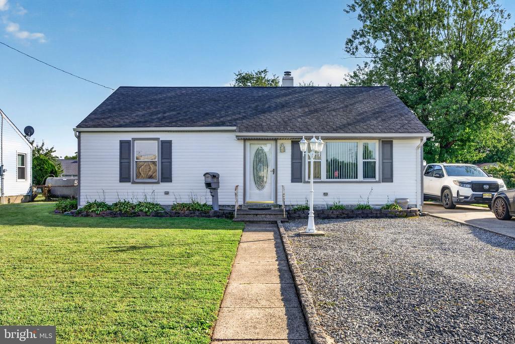 4 POINTVILLE ROAD
