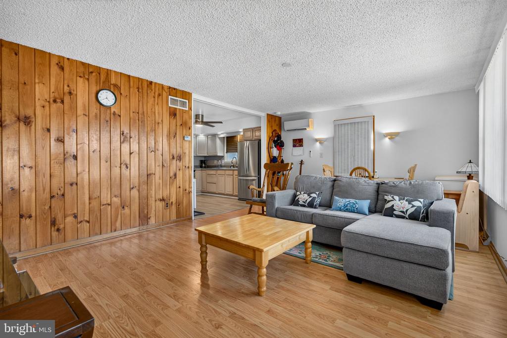 4 POINTVILLE ROAD