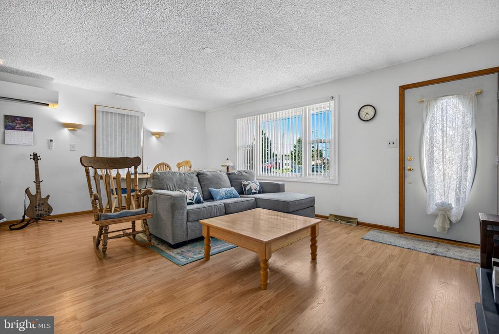 4 POINTVILLE ROAD