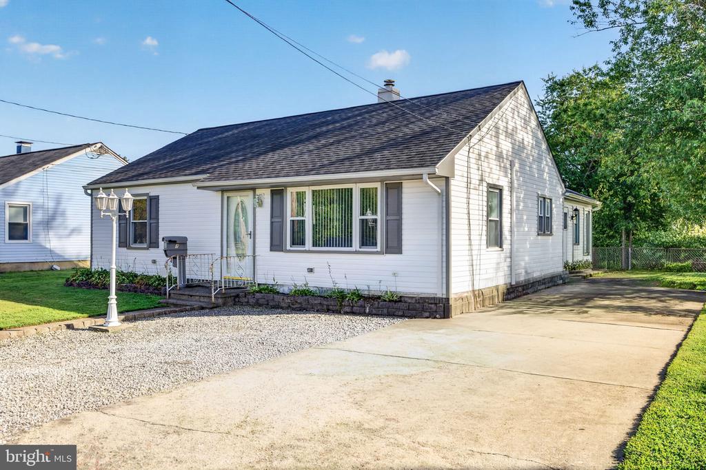 4 POINTVILLE ROAD
