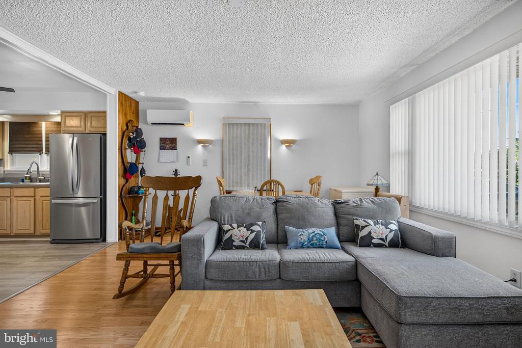 4 POINTVILLE ROAD