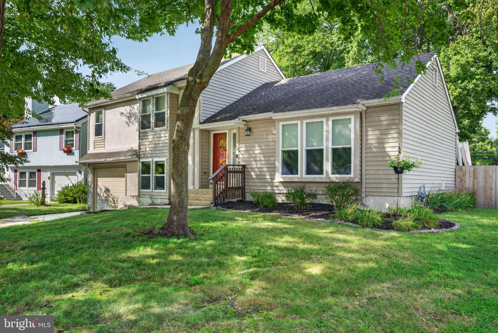9 CAMELIA LANE