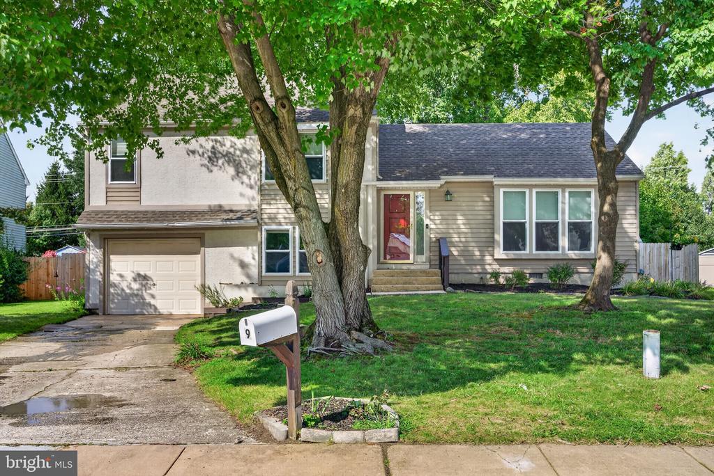 9 CAMELIA LANE