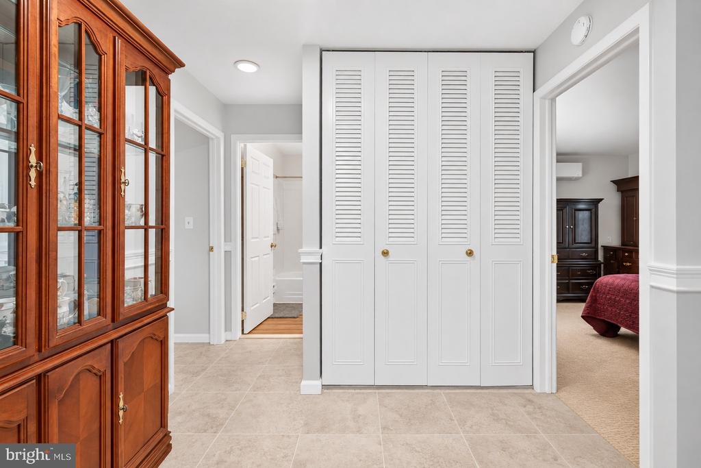 53 KINGSTON WAY