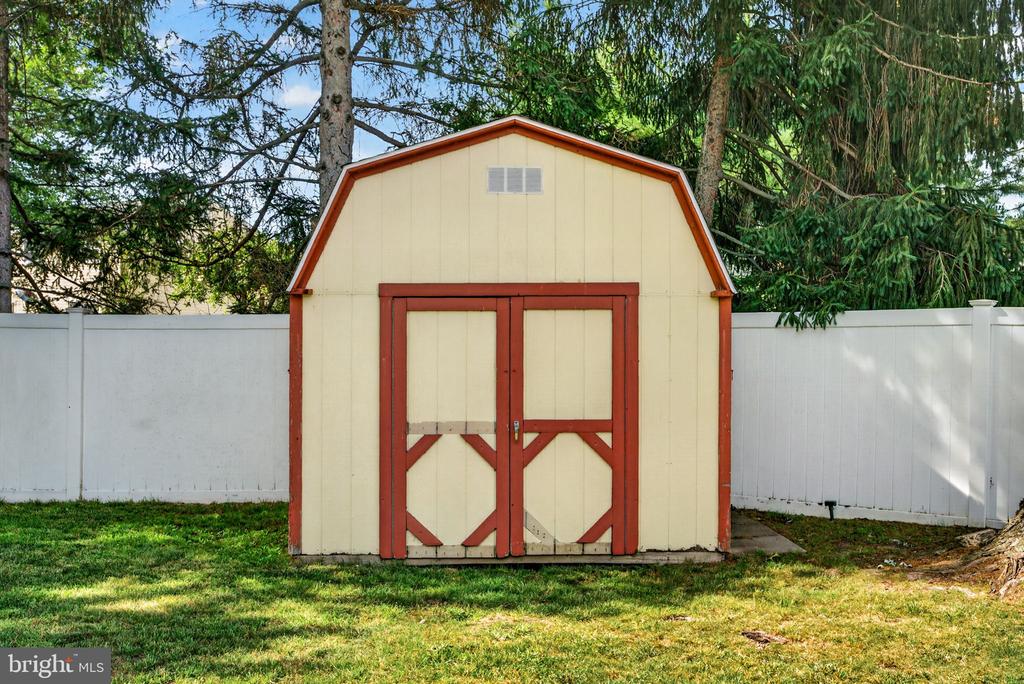 19 CHARTER OAK LANE