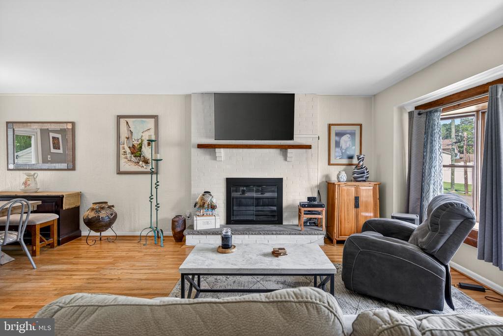 19 CHARTER OAK LANE