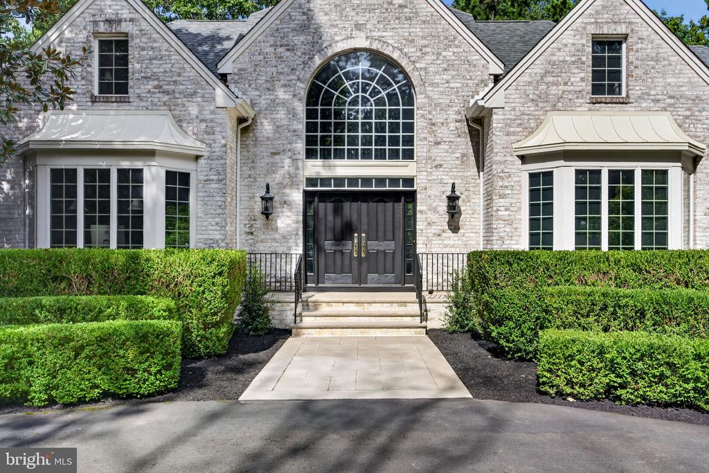 10 SLAB BRANCH COURT