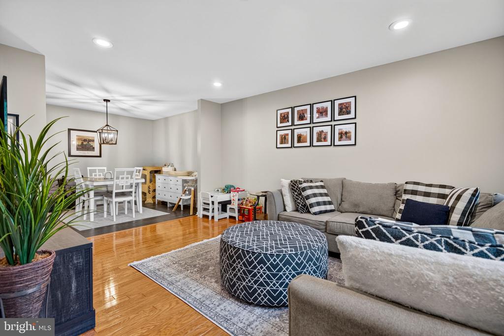 2404 DELANCEY WAY