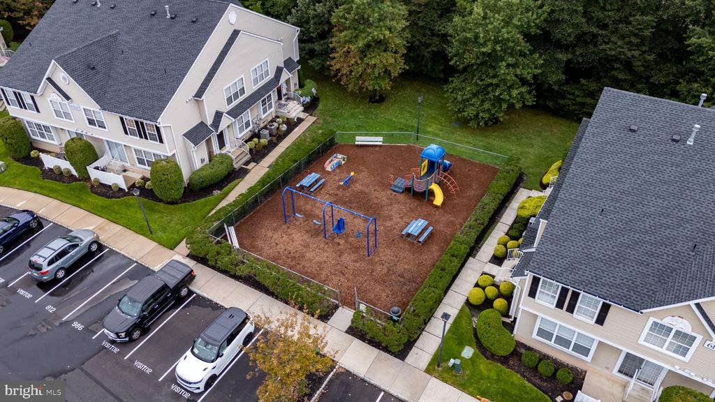 2404 DELANCEY WAY