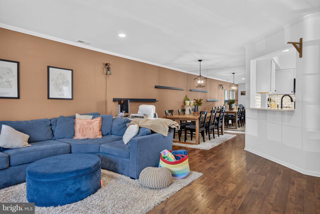 604 OSWEGO COURT