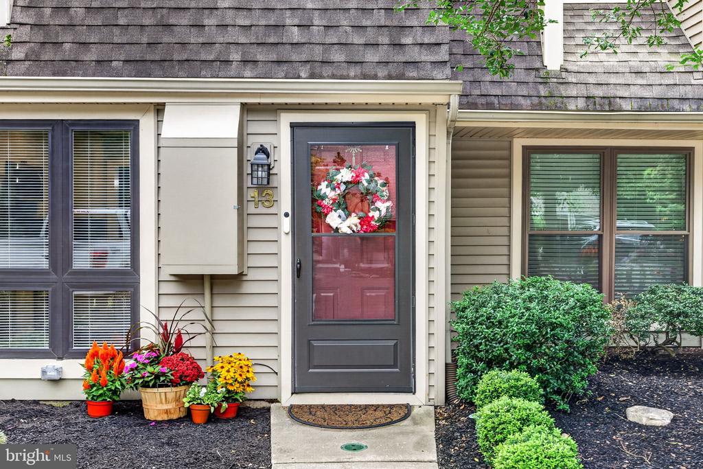 13 DORSET DRIVE