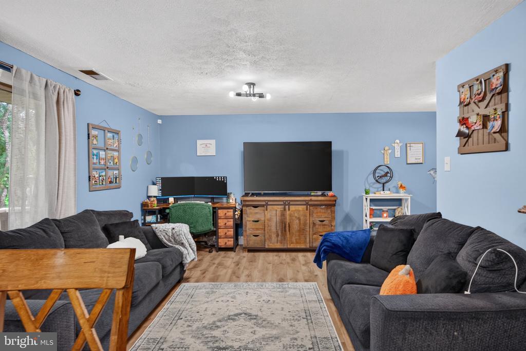 48 CRANBERRY COURT