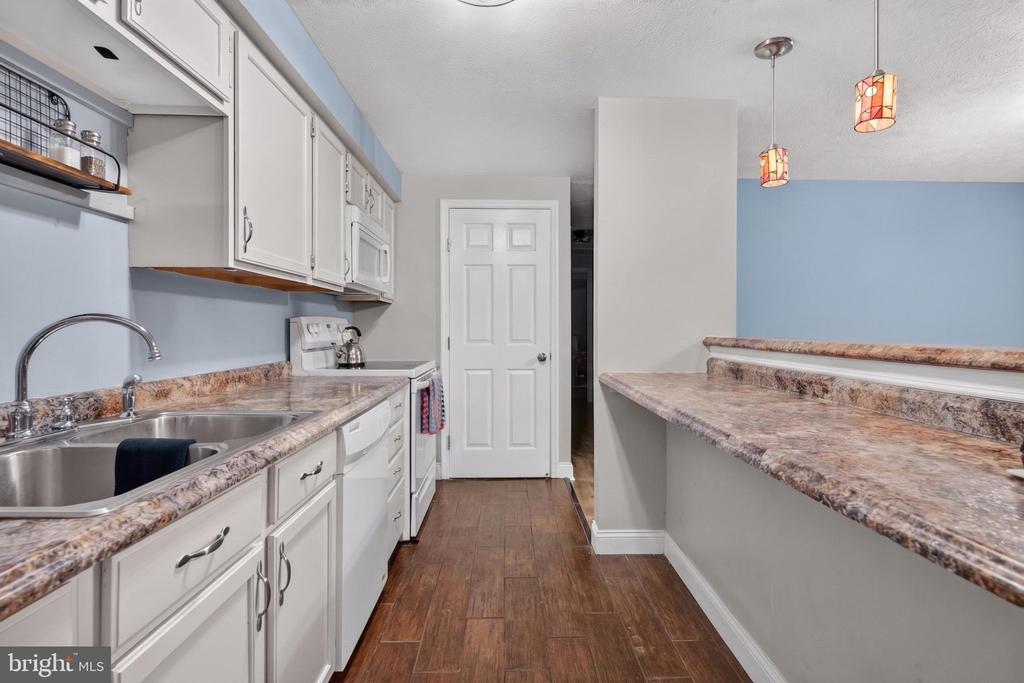 48 CRANBERRY COURT
