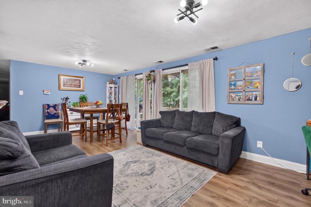 48 CRANBERRY COURT