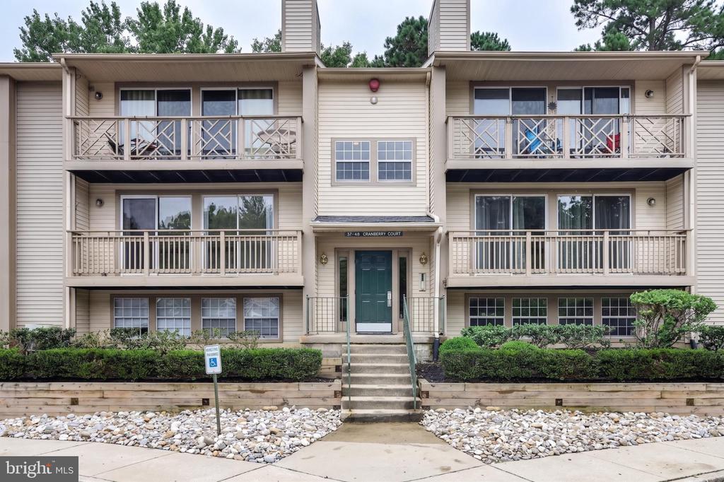 48 CRANBERRY COURT