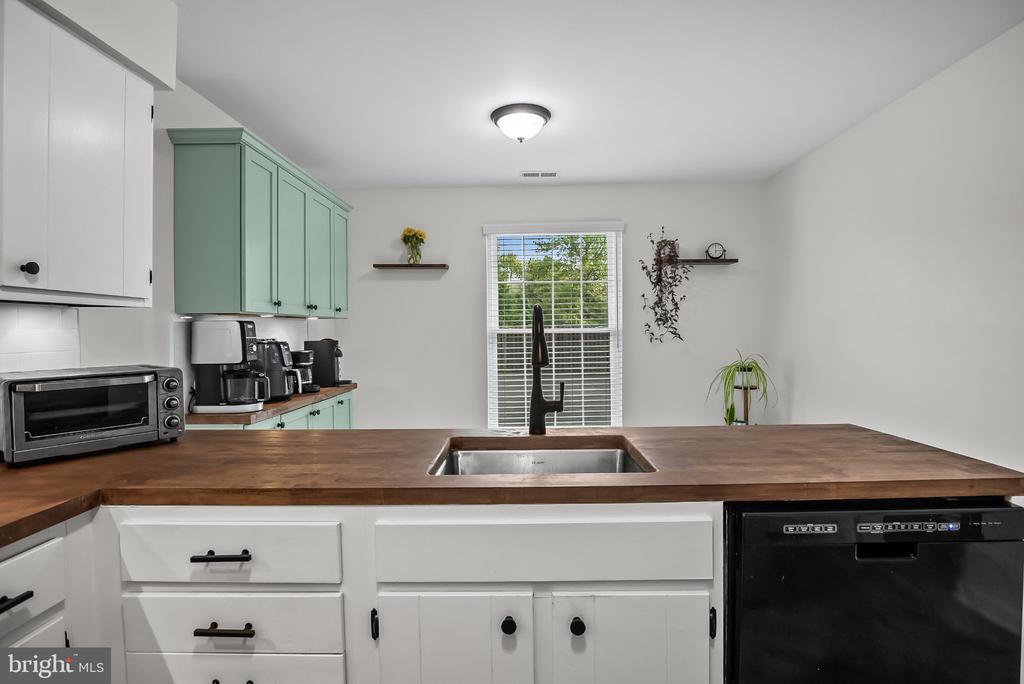 303 DAWSON STREET Unit: 101