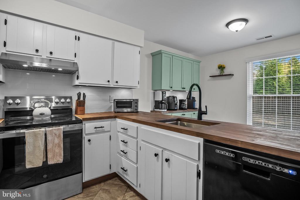 303 DAWSON STREET Unit: 101