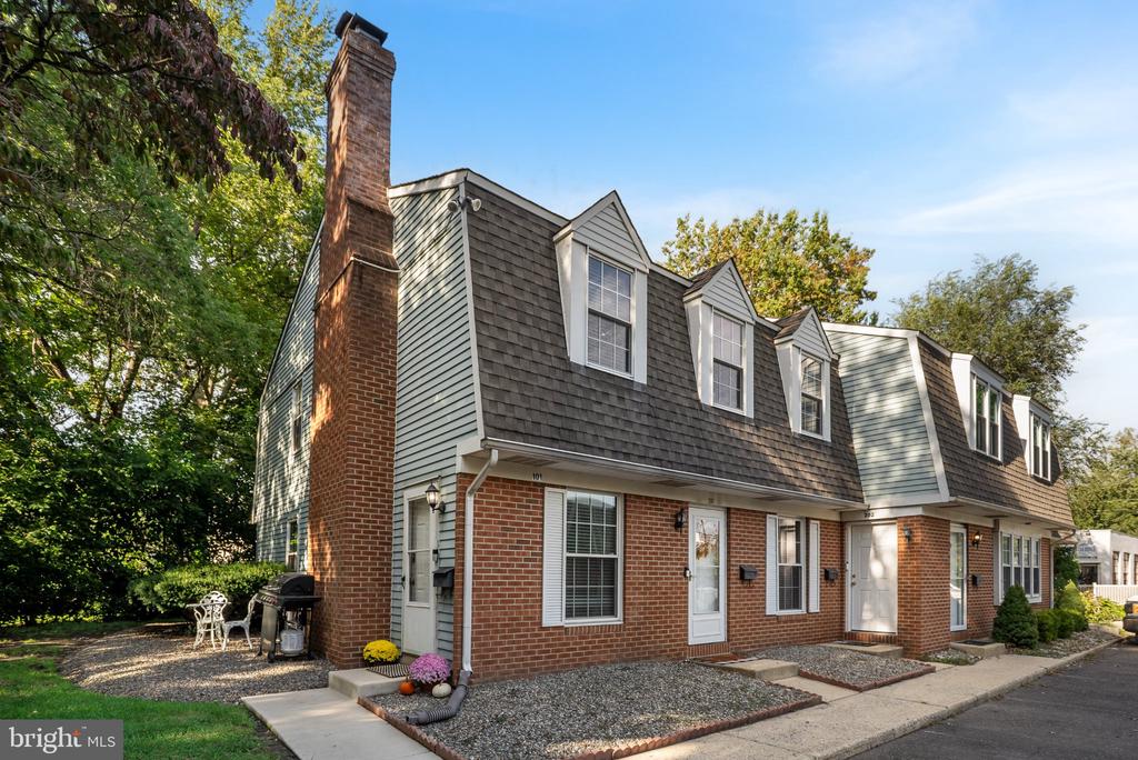 303 DAWSON STREET Unit: 101
