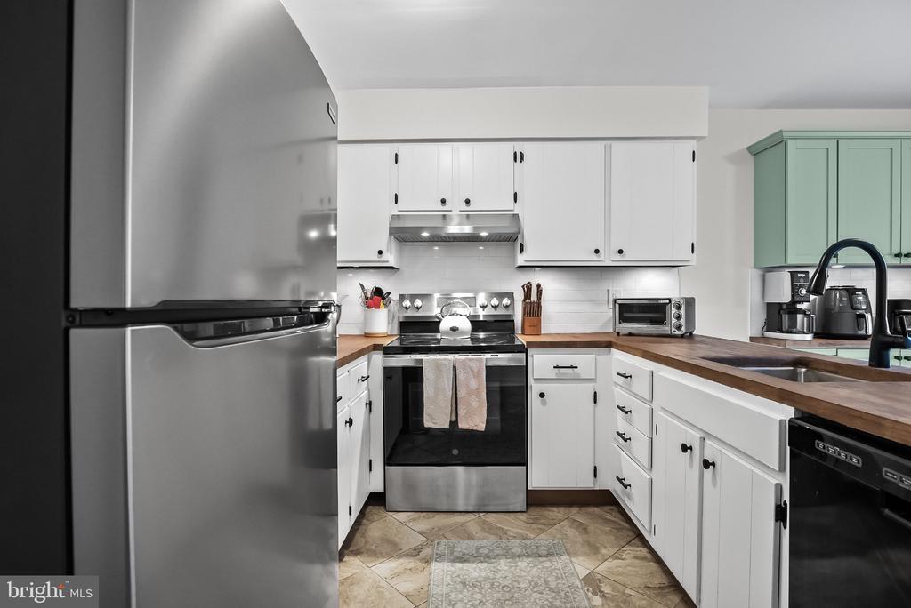 303 DAWSON STREET Unit: 101