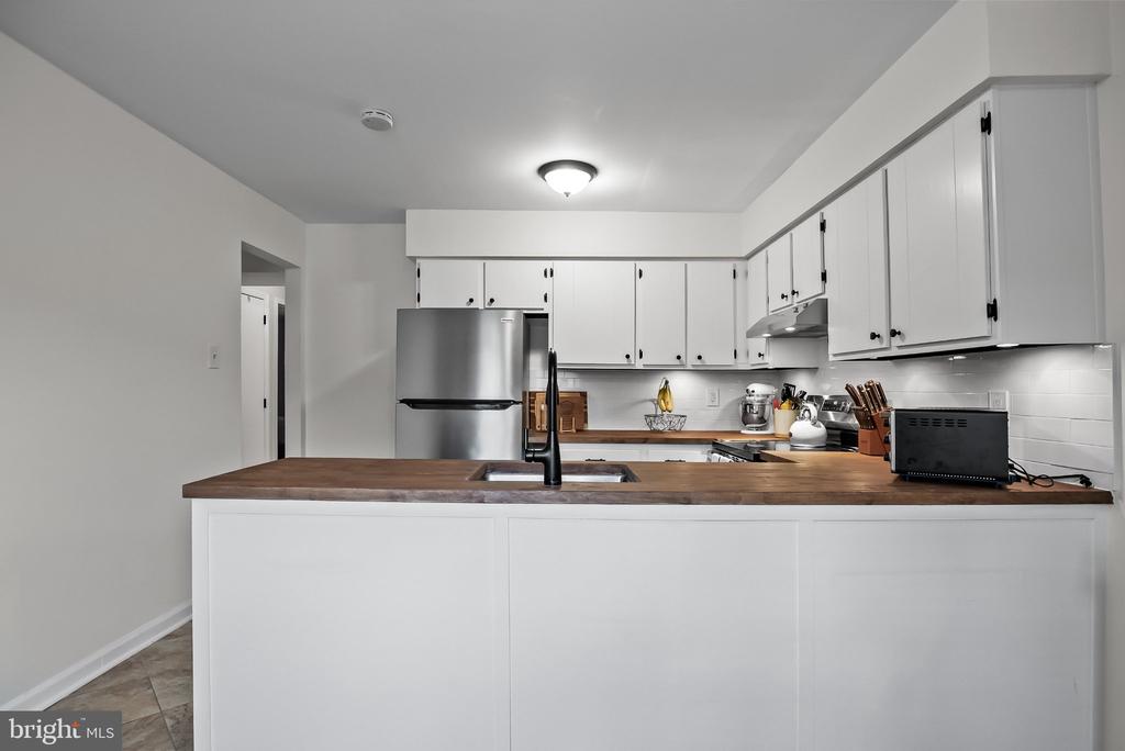 303 DAWSON STREET Unit: 101