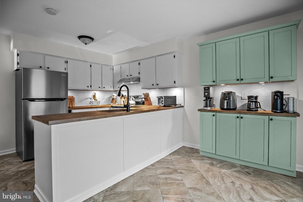303 DAWSON STREET Unit: 101